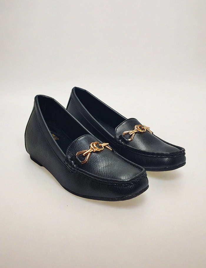 Black Pumps for Women