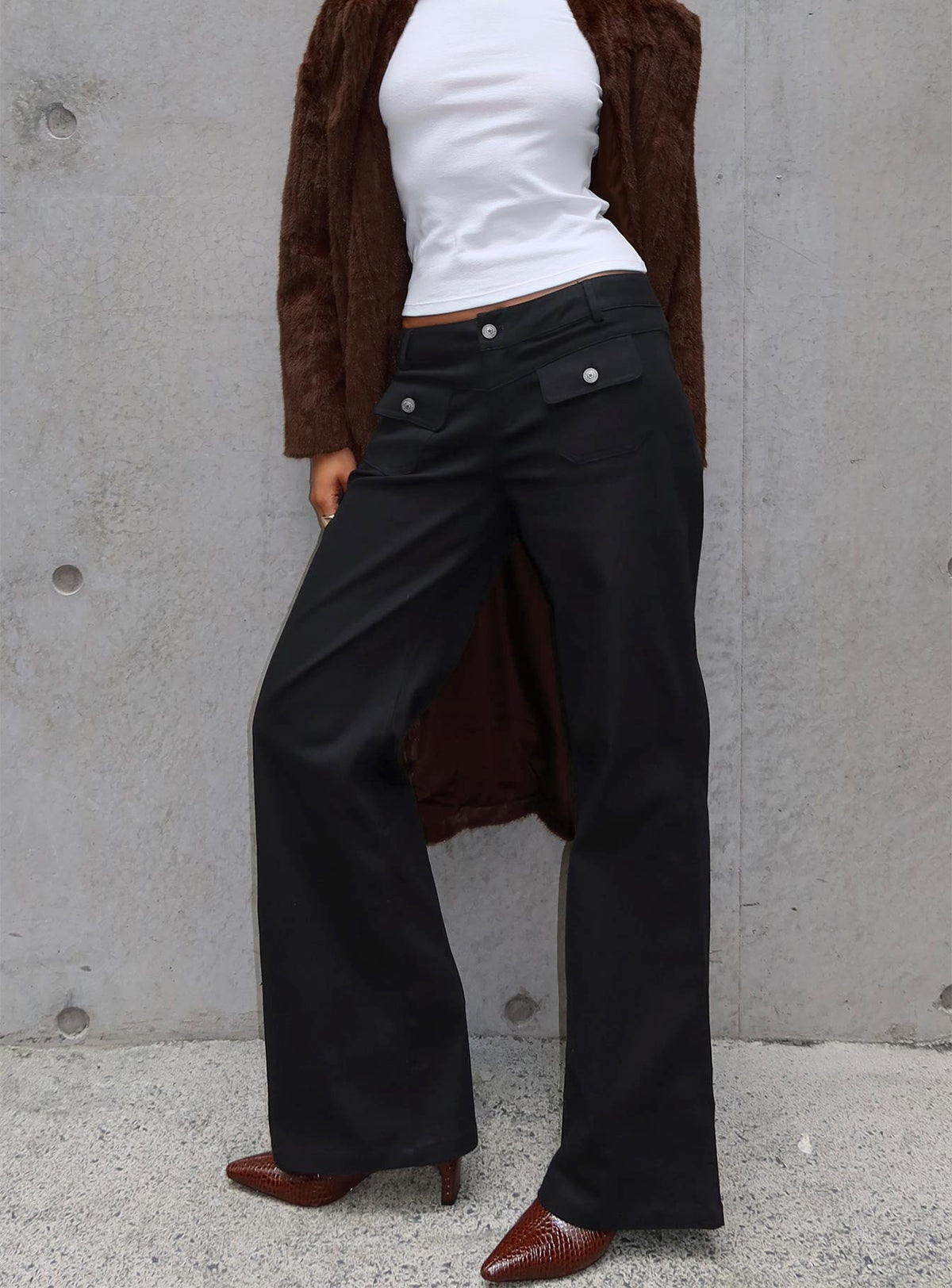 Benicale Low Rise Cargo Pants Black