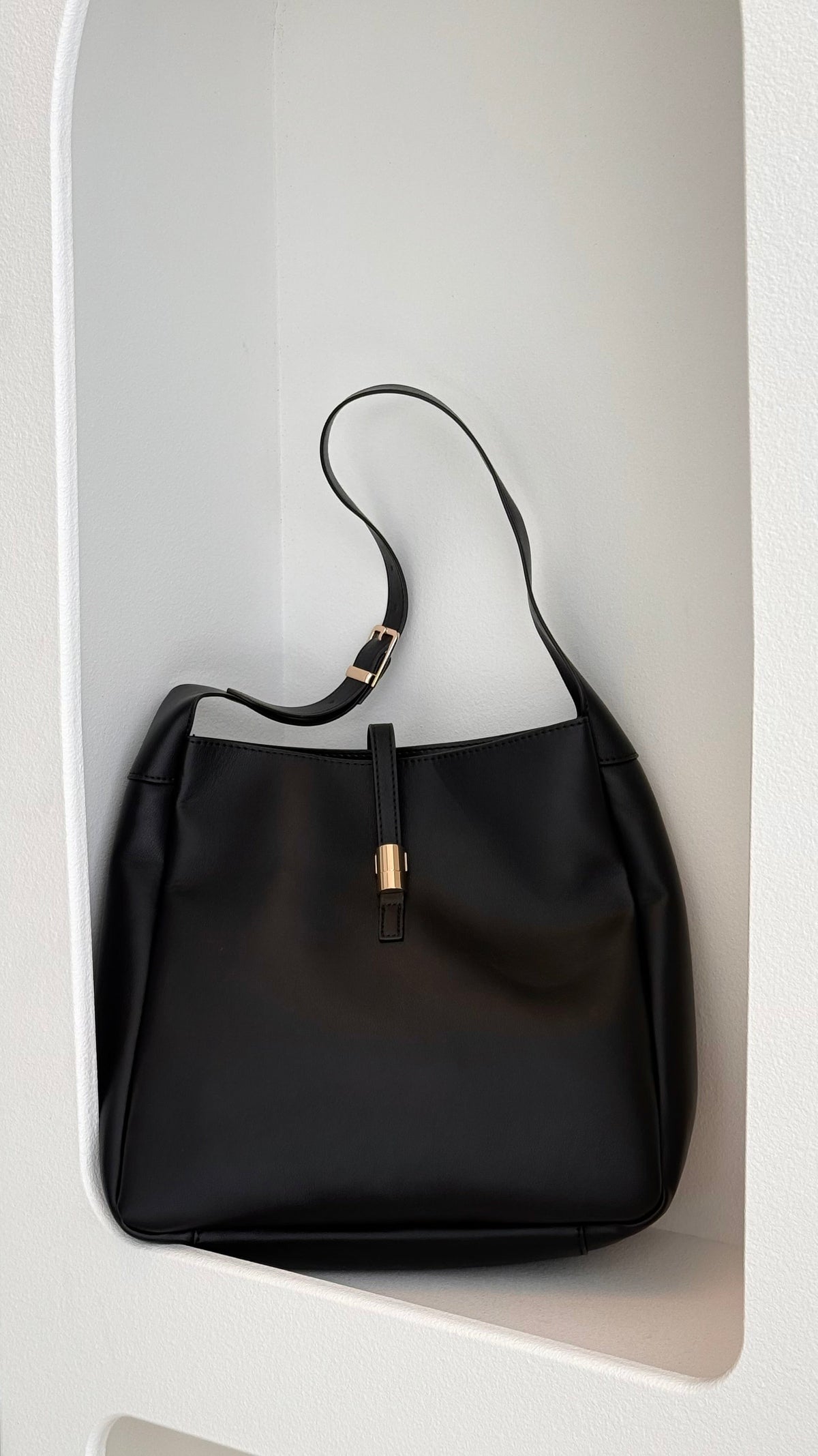 Yara Shoulder Bag - Black