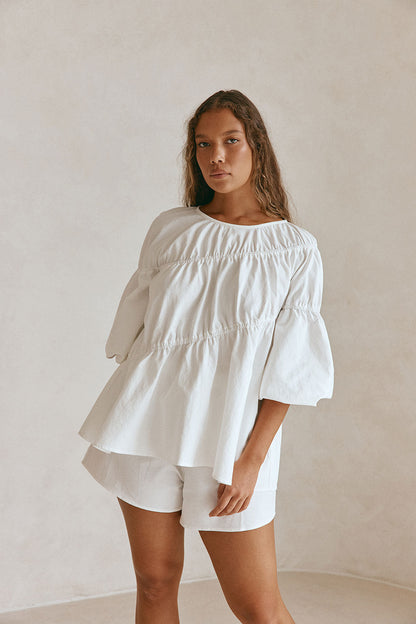 Akel Shorts - White