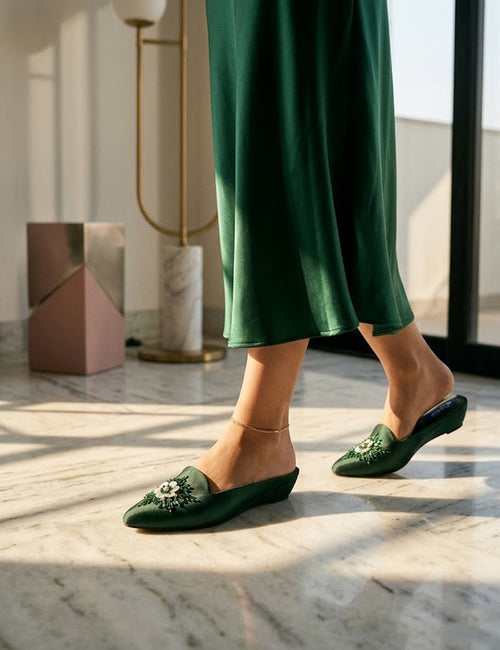 Elegant Green Embroidered Flower Mule