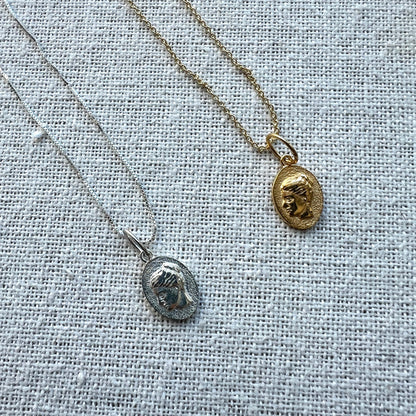 Thin Chain, Gold